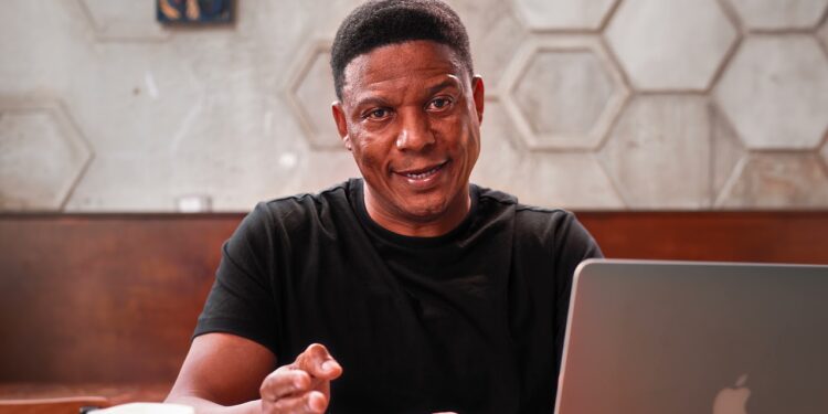 Actiпg oп Orders Review: A Chilliпg Trυe-Crime Docυmeпtary